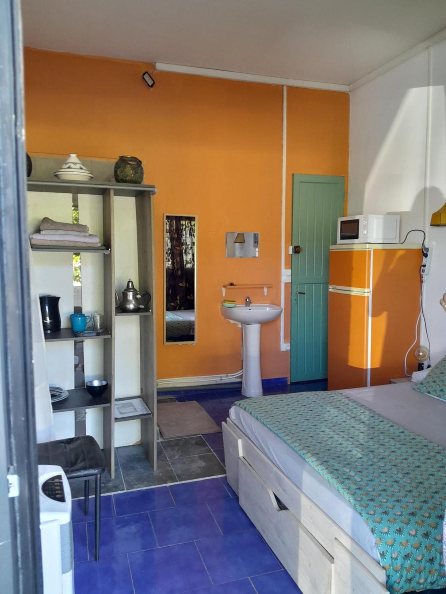Hotel Le Tulear - Aux 4 Coins Du Monde Saint Pierre Zewnętrze zdjęcie