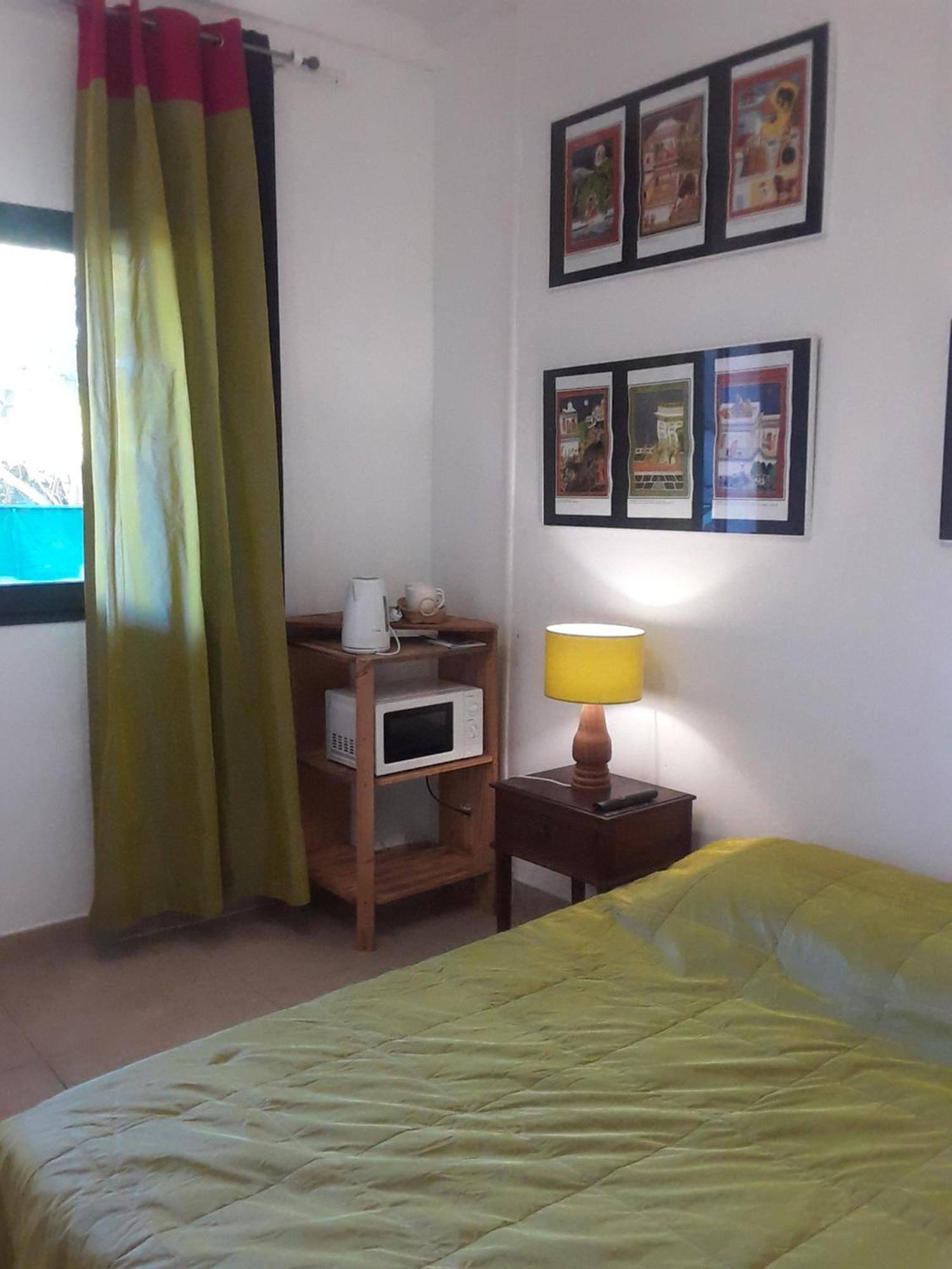Hotel Le Tulear - Aux 4 Coins Du Monde Saint Pierre Pokój zdjęcie